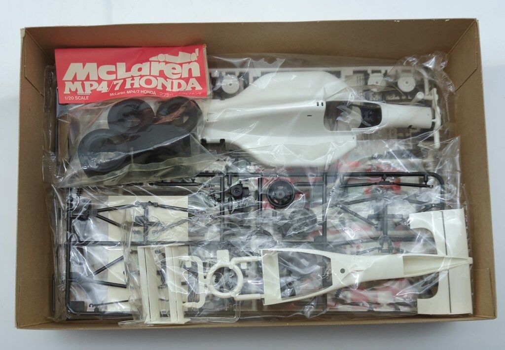 タミヤ　レア　非売品1/20グランプリコレクション　マクラーレンMP4/7ホンダ Amazon | タミヤ(TAMIYA) 1/20 グランプリコレクション NO.35