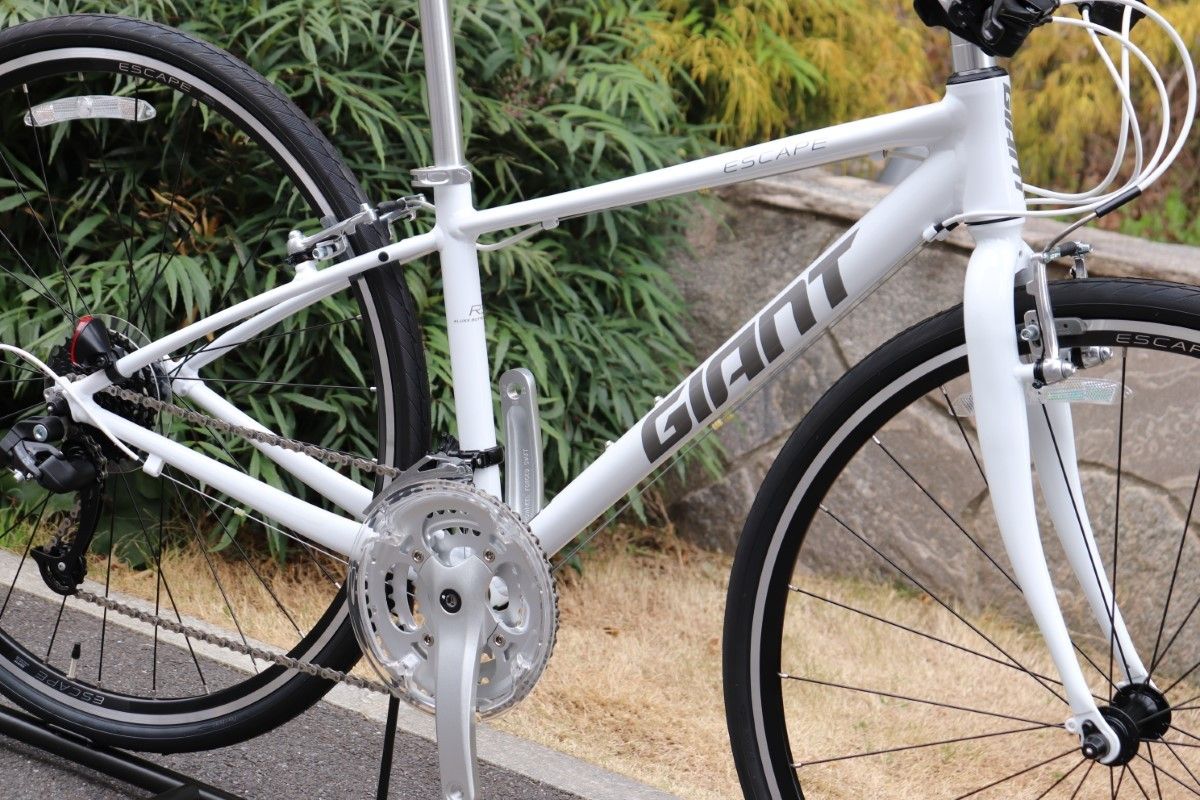Livエスケープ クロスバイク ジャイアントR3W XXS 富士市周辺　ホワイト Livエスケープ クロスバイク ジャイアントR3W XXS 富士市周辺 ホワイト