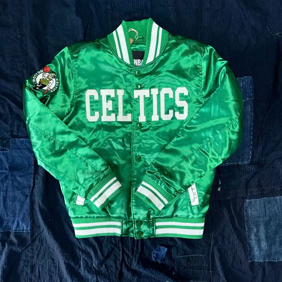 NBA セルティックス レタリング サテン バサティ ジャケット L