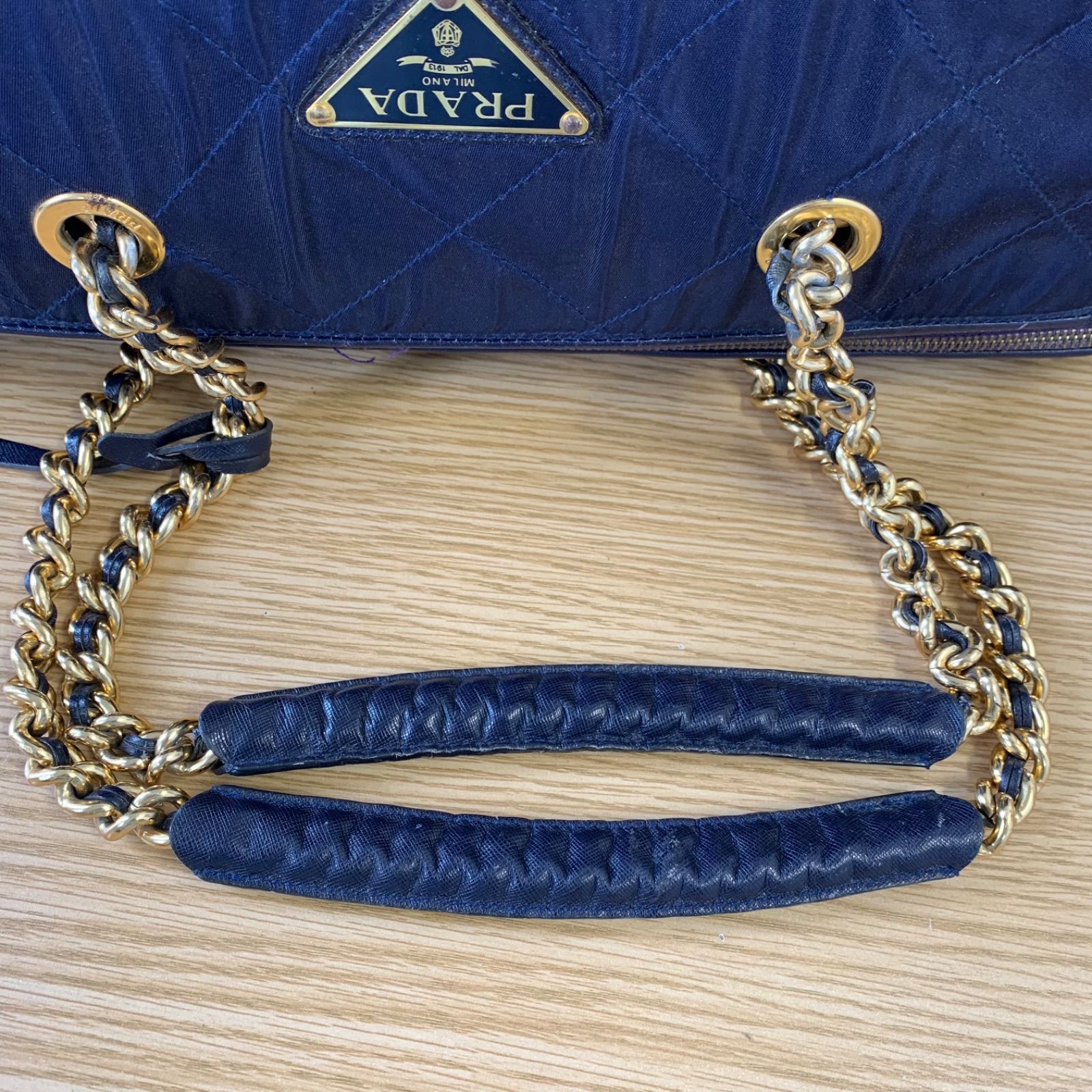 美品✨PRADA プラダ　ケース　ネイビー　キルティング　ナイロン PRADA プラダ ボストンバッグ キルティング ネイビー - メルカリ