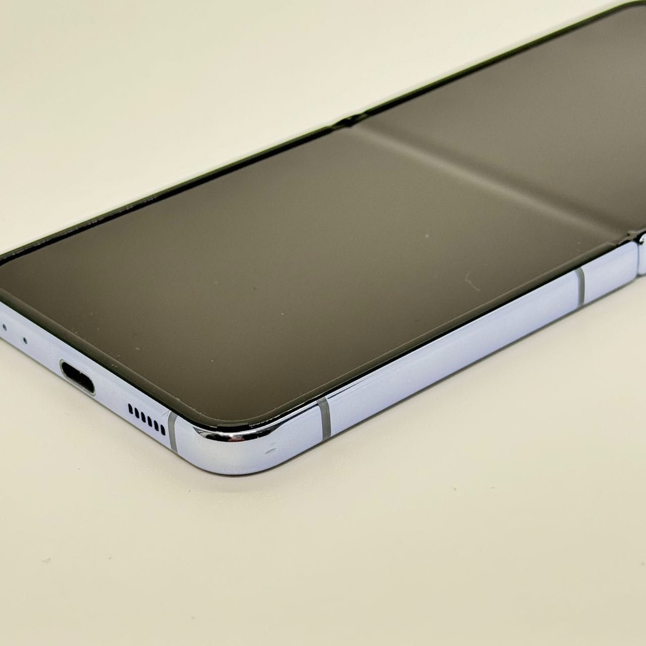 美品 SIMフリー Galaxy Z Flip4 SM-F721B ブルー [8G/256GB] 海外版 ...