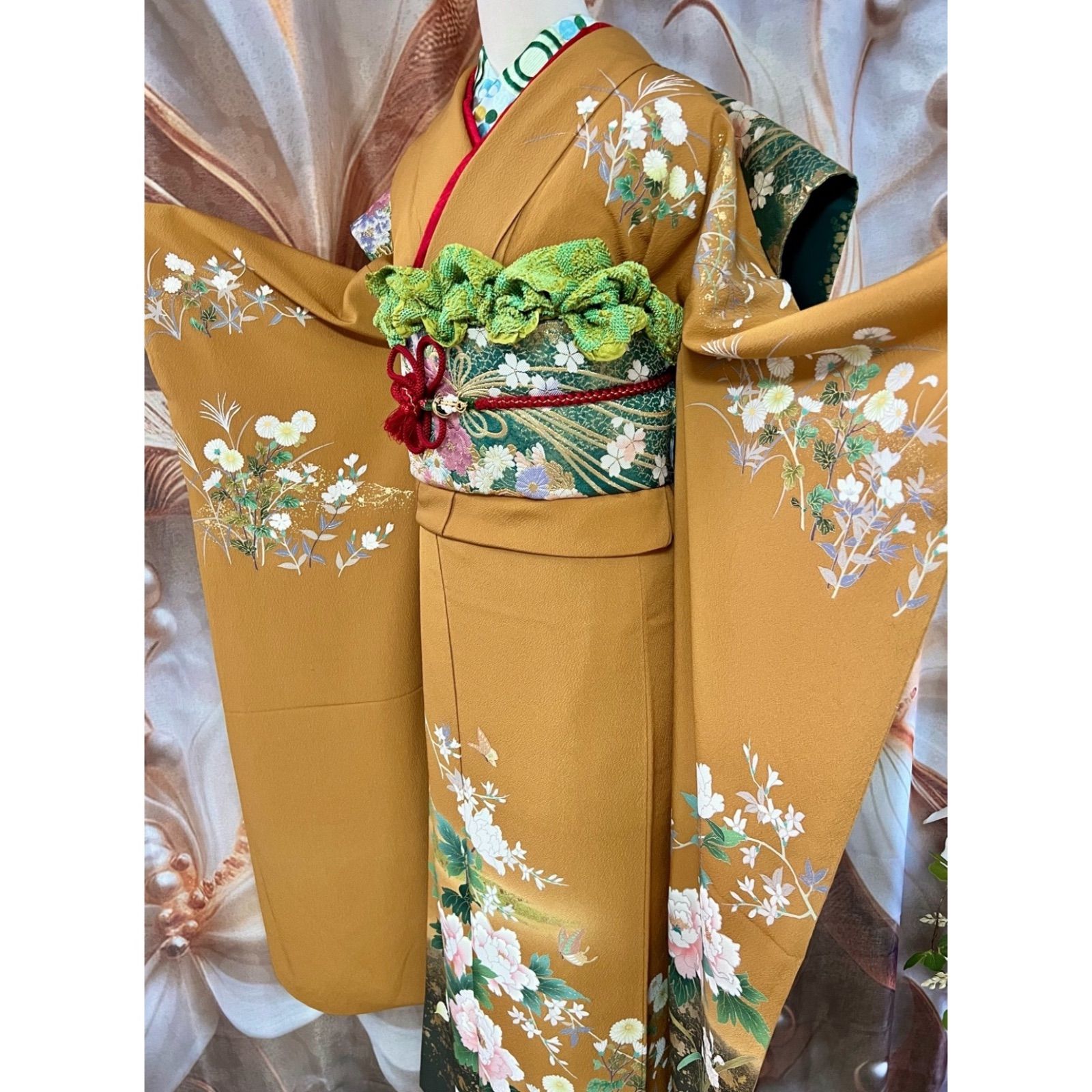 正絹 刺繍振袖 黄土色 牡丹刺繍 美品 蝶 辛子 花柄 からし お