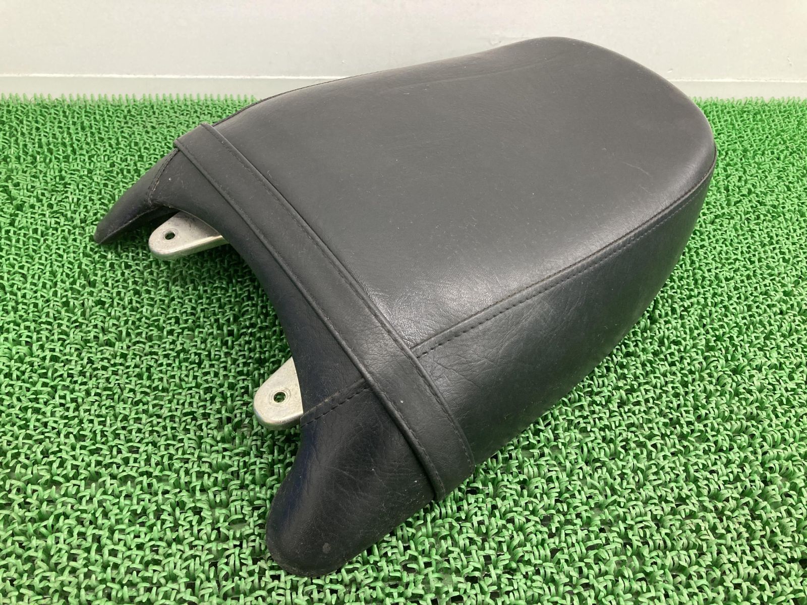 ブルバード400 タンデムシート 39G3 スズキ 純正 中古 バイク 部品