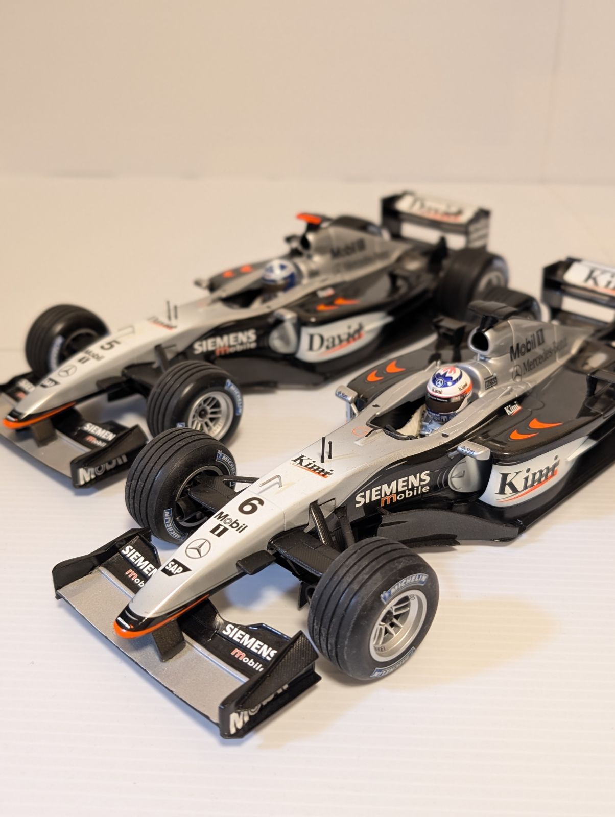 2台セット ミニチャンプス1/18 マクラーレンMP4/17D デビッド・クルサード キミ・ライコネン