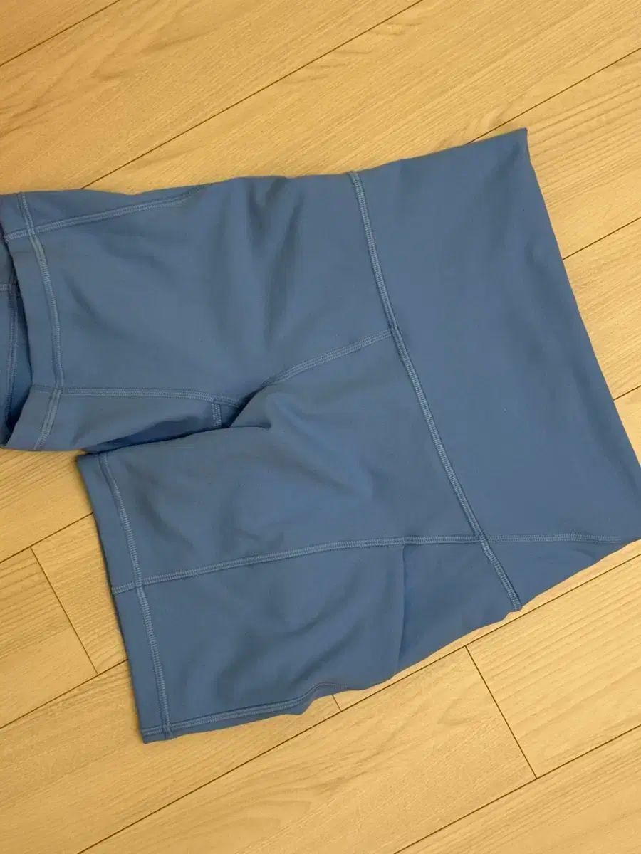 lululemon ルルレモン ショートパンツ サイズ 4 ポケットタイプ ソラ| ライトブルー