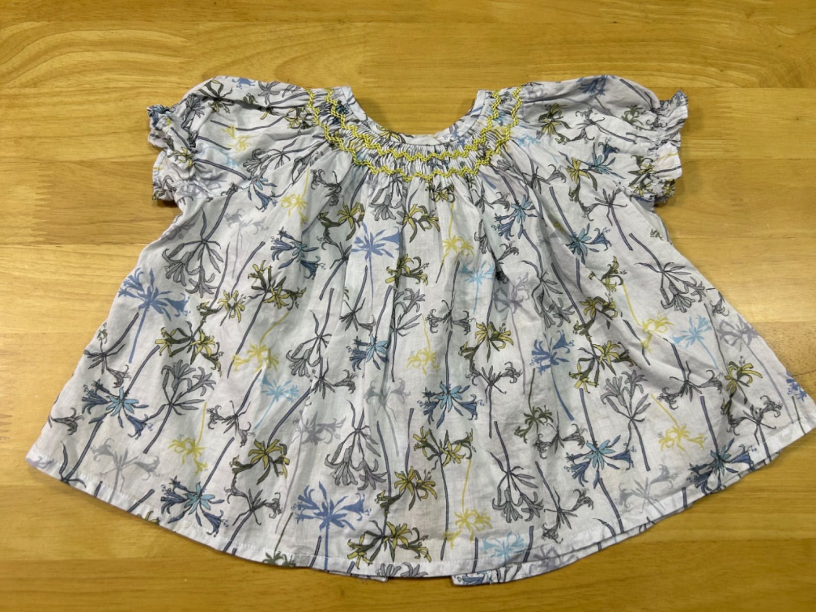 ボンポワントップス◎美品◎スモッキングブラウス - メルカリ