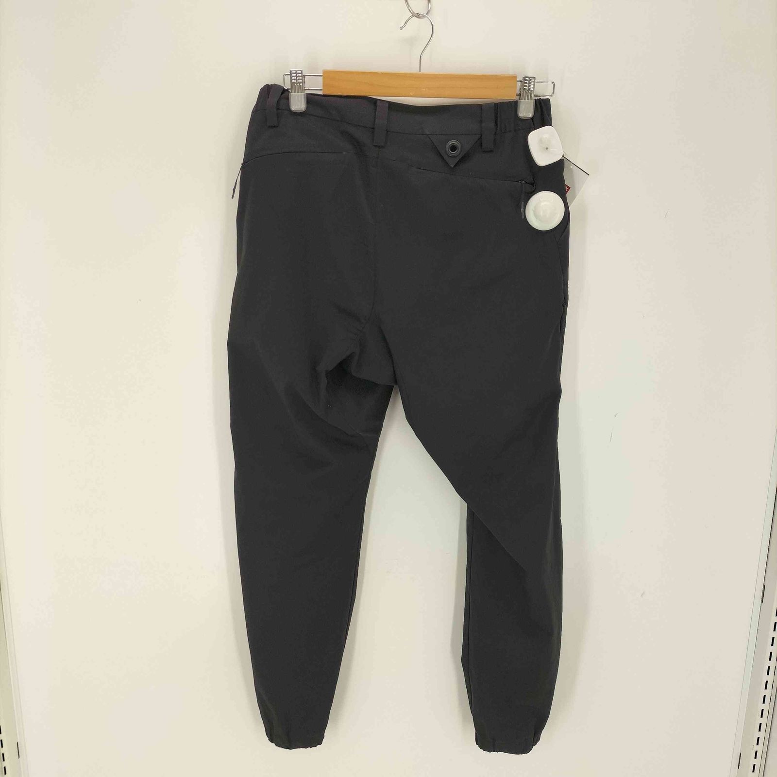 ホワイトマウンテニアリング WHITE SOLOTEX TWILLED TECH CARGO PANTS メンズ 1