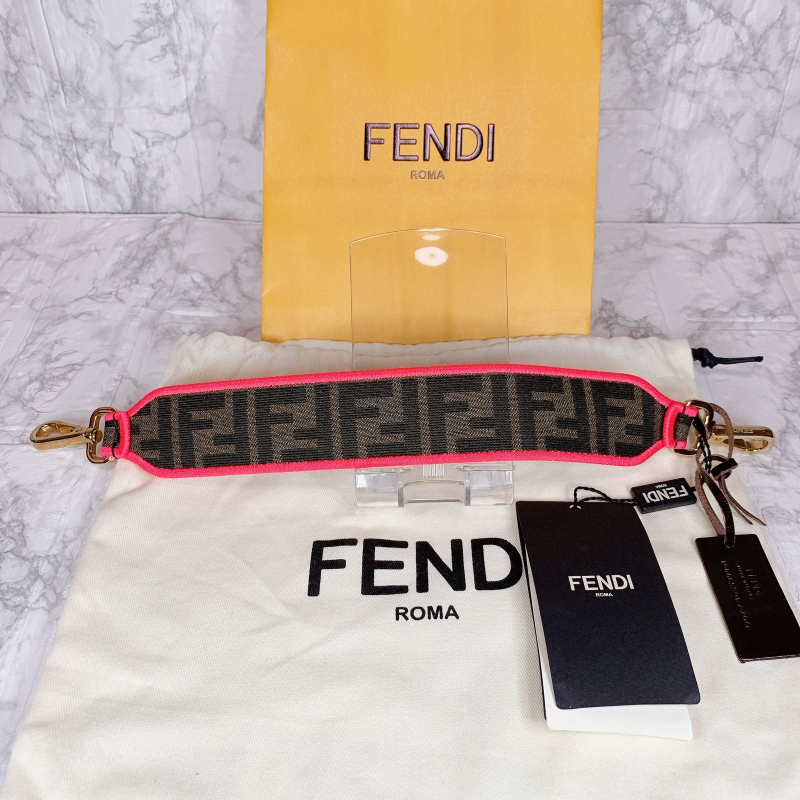 ★売り切れ次第終了★激レア【新品】FENDI ストラップユー  ズッカ柄