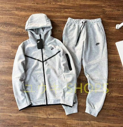 ☆新品タグ付　Mサイズ　ナイキ　メンズ　セットアップ　 テックフリース ジョガー 65%off 新品タグ付 Mサイズ ナイキ メンズ セットアップ テック