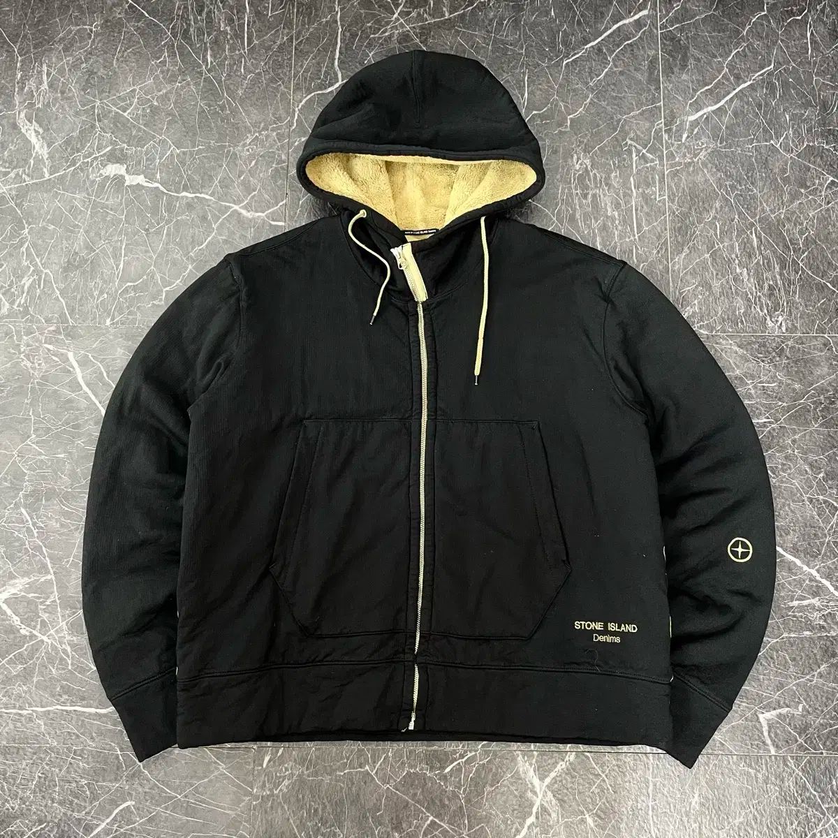 STONE ISLAND(ストーンアイランド) オールドスクール デニムライン ボアフリース シェルパ フード付き ジップアップパーカー