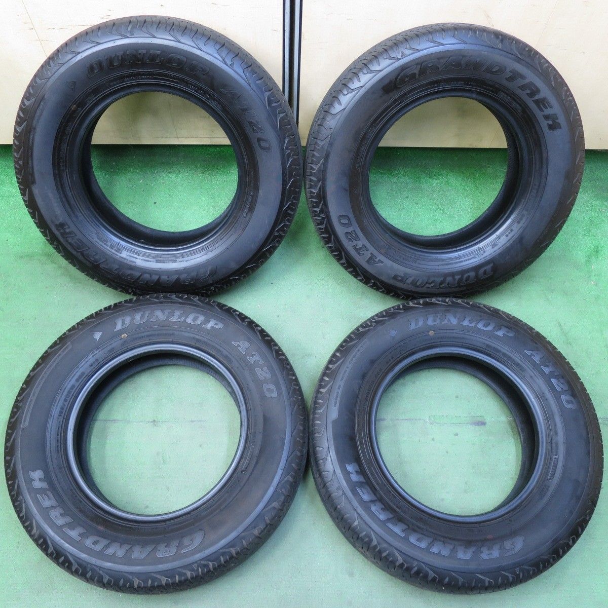 バリ溝！23年！8.5分☆195/80R15 ダンロップ AT20 グラン