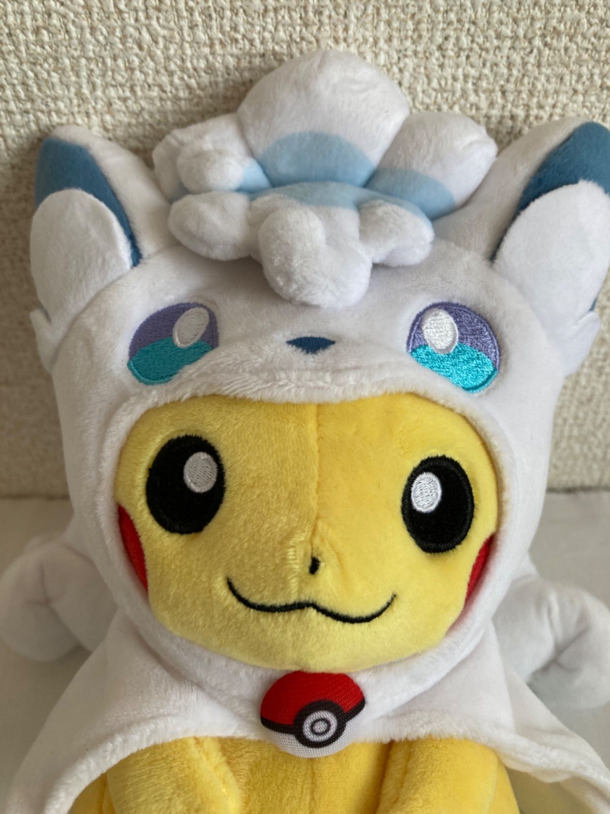 アローラロコンポンチョのピカチュウ ぬいぐるみ ポケモンセンター限定 アローラロコンポンチョ ピカチュウ