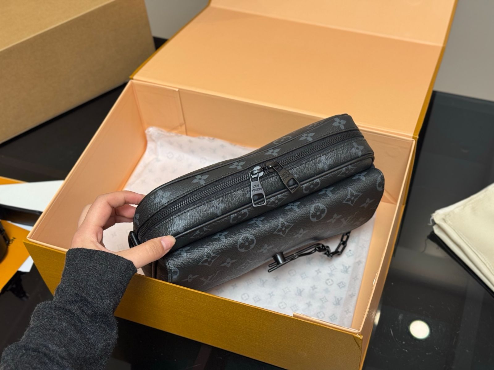 今日 Louis Vuitton Men s Voyager Messenger Bag ルイ ヴィトン メンズ ヴォイアージャー メッセンジャーバッグ-WTO輸入2 DECORATOM_COM_BR