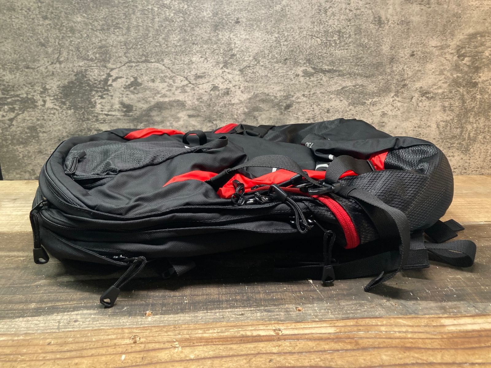 IN588 シマノ SHIMANO T30 サイクリングバッグ バックパック 16L 黒