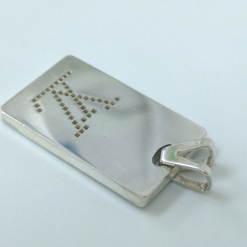 ルイヴィトン　ペンダントトップ　LV　M65741 LOUIS VUITTON ルイヴィトン ペンダントトップ LV M65741 - メルカリ