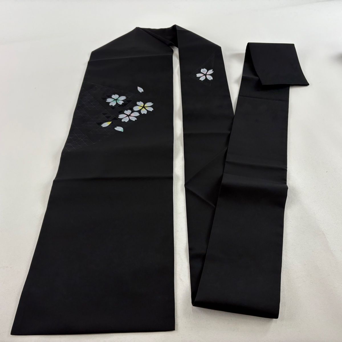 名古屋帯 秀品 桜 鱗 黒 正絹 【中古】 - メルカリ