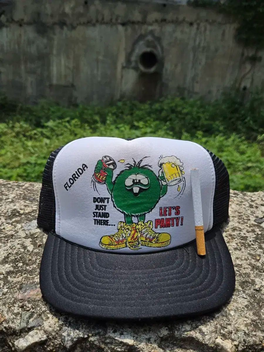 70s Camacho party cap