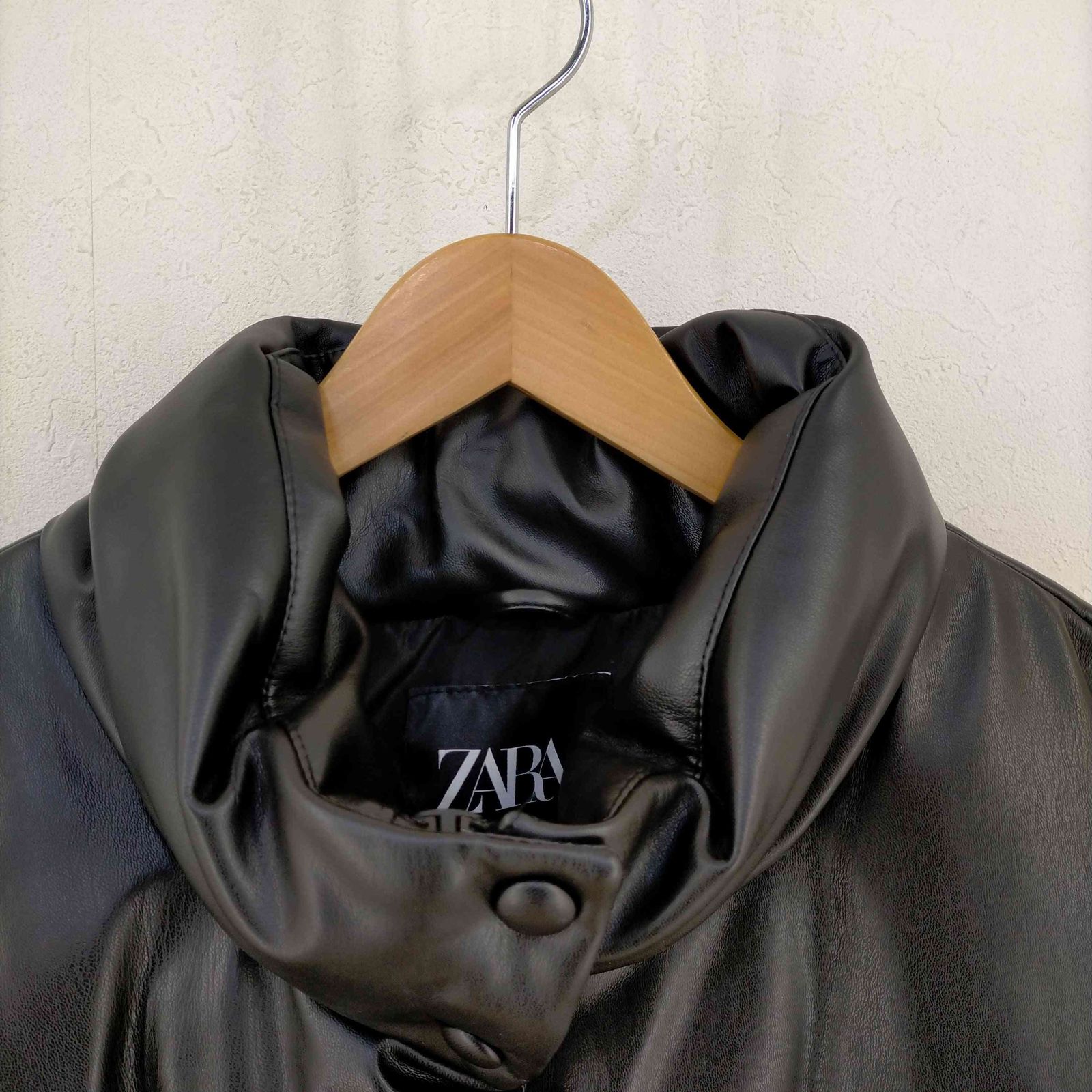 専用！　　ZARA フェイクレザーパフベスト　　オーバーサイズ ザラ ZARA フェイクレザーパフベスト レディース XXL - メルカリ