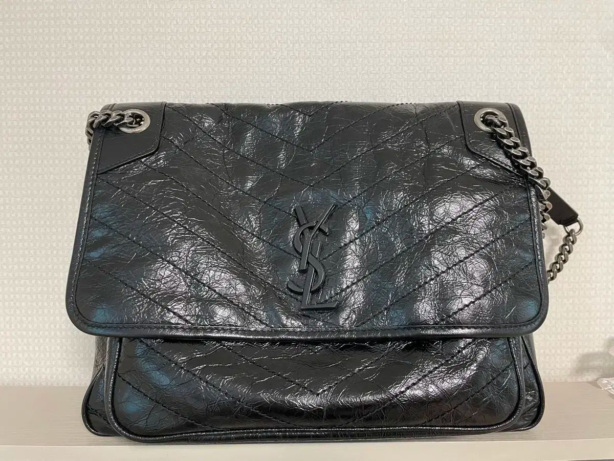 YVES SAINT LAURENT イヴ サンローラン ニッキーバッグ ラージ ブラック