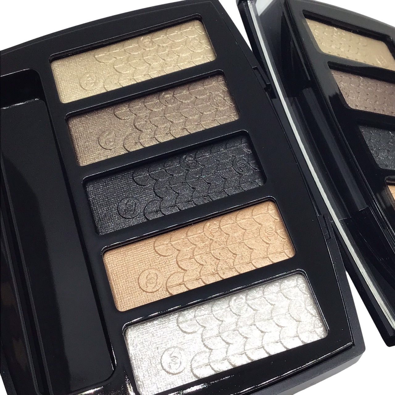 CHANEL シャネル アイシャドウ ルミエールグラフィック LUMIERE