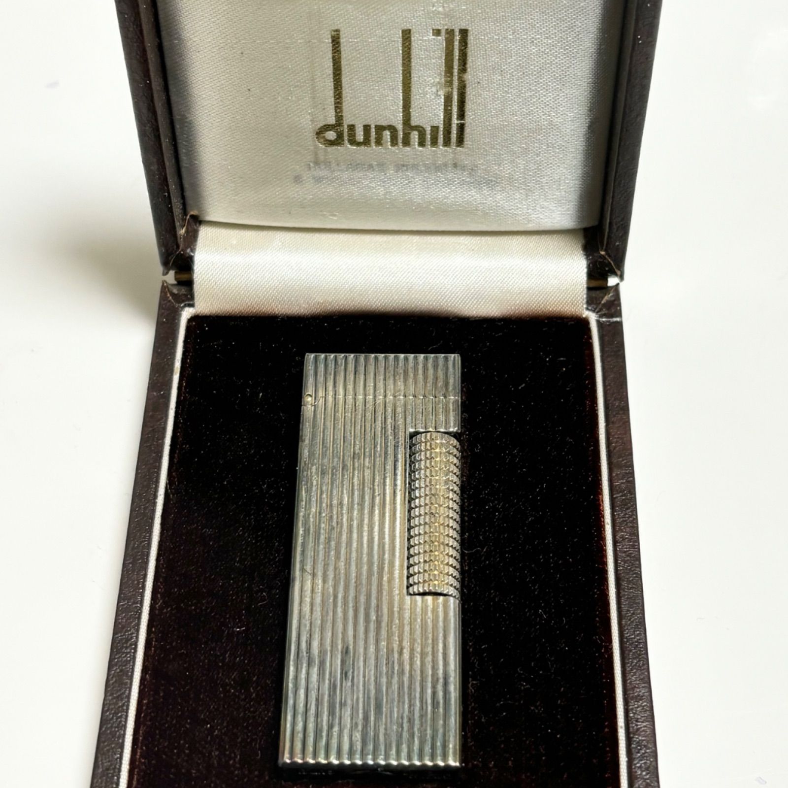 送料無料】Dunhill/ダンヒル/ローラー式ガスライター/喫煙具/タバコ/喫煙グッズ/スクエア/USRE24163/PATENTED/中古品/シルバー/動作未確認/箱付き  - メルカリ