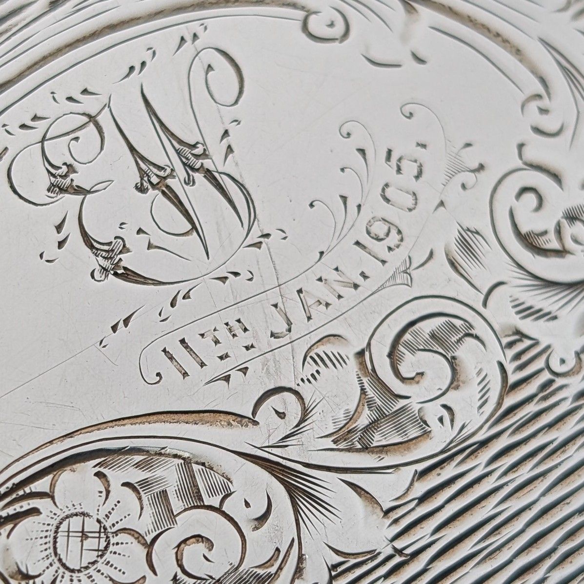 1901年 英国アンティーク フローラル彫刻 純銀製カードケース