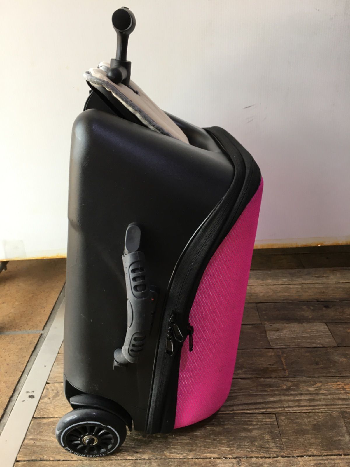 ✨️まー✨️未使用級　プラダ コスメポーチ三角ロゴ カモフラ 迷彩 白タグ ✨️まー様専用✨️未使用級 プラダ コスメポーチ三角ロゴ カモフラ