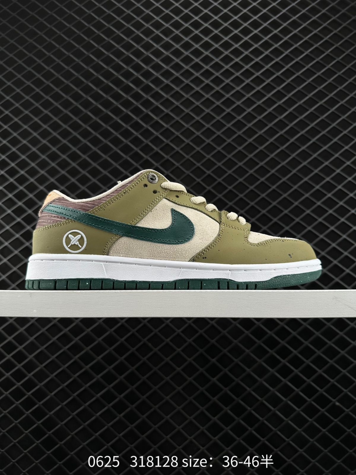 Nike SB Dunk Low:HF8022-300