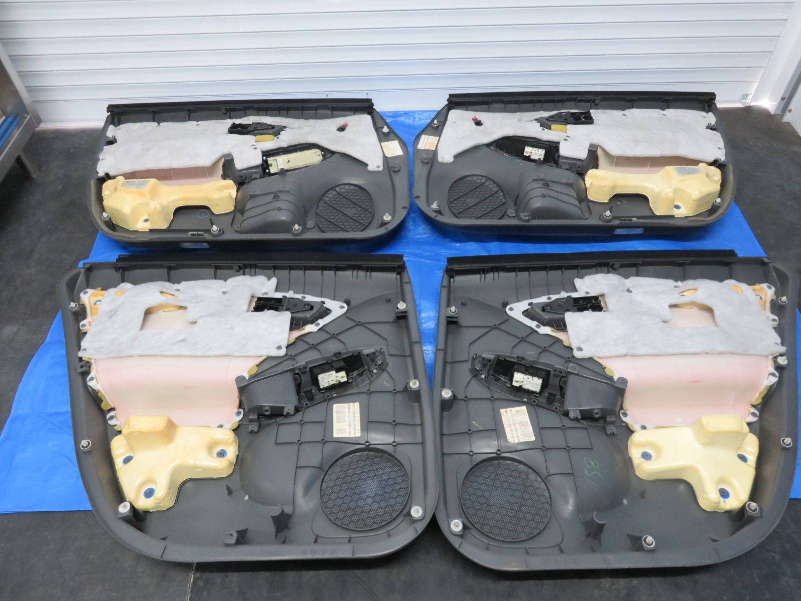 全品75％割引きです！ SFC2581 プリウス30系 ZVW30 ZVW35 前期 純正フロント リア ドアトリム 内張り パワーウインドウスイッチ 左右 前後４枚 左 右側 リア 後