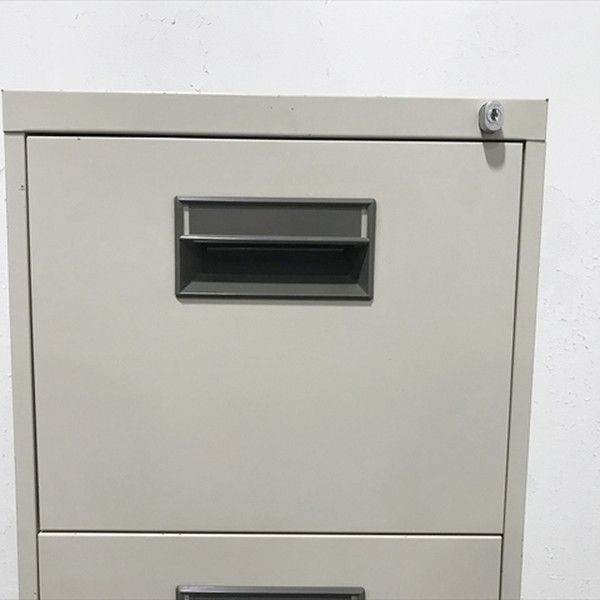 スチールキャビネット