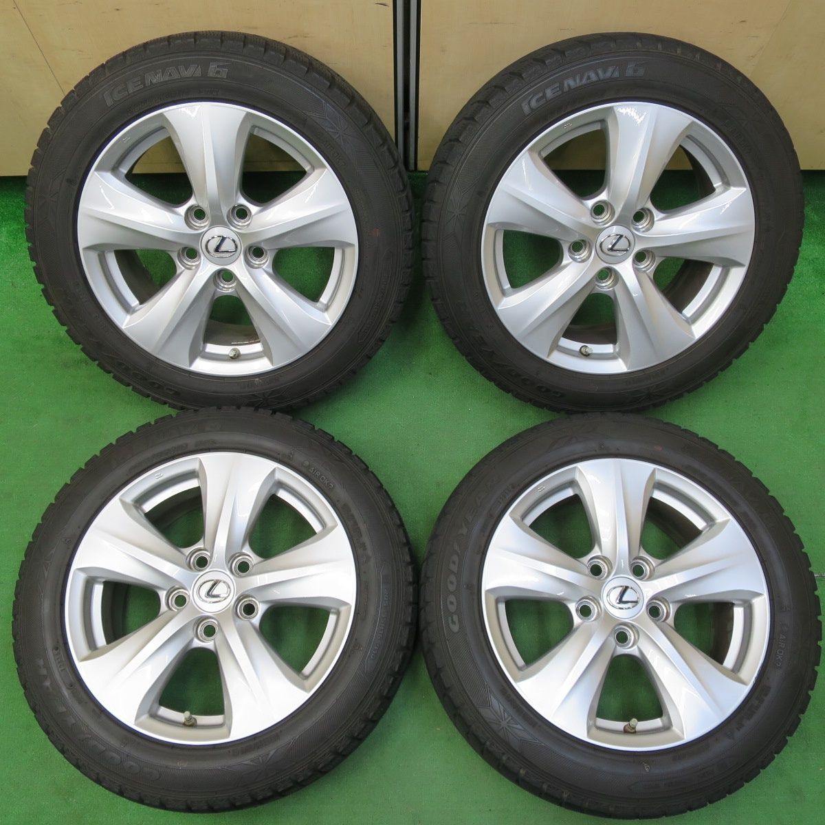 *送料無料* センサー付！キレイレクサス IS 純正 205/55R16 スタッドレス グッドイヤー アイスナビ6 16インチ PCD114.3/5H4082702イス