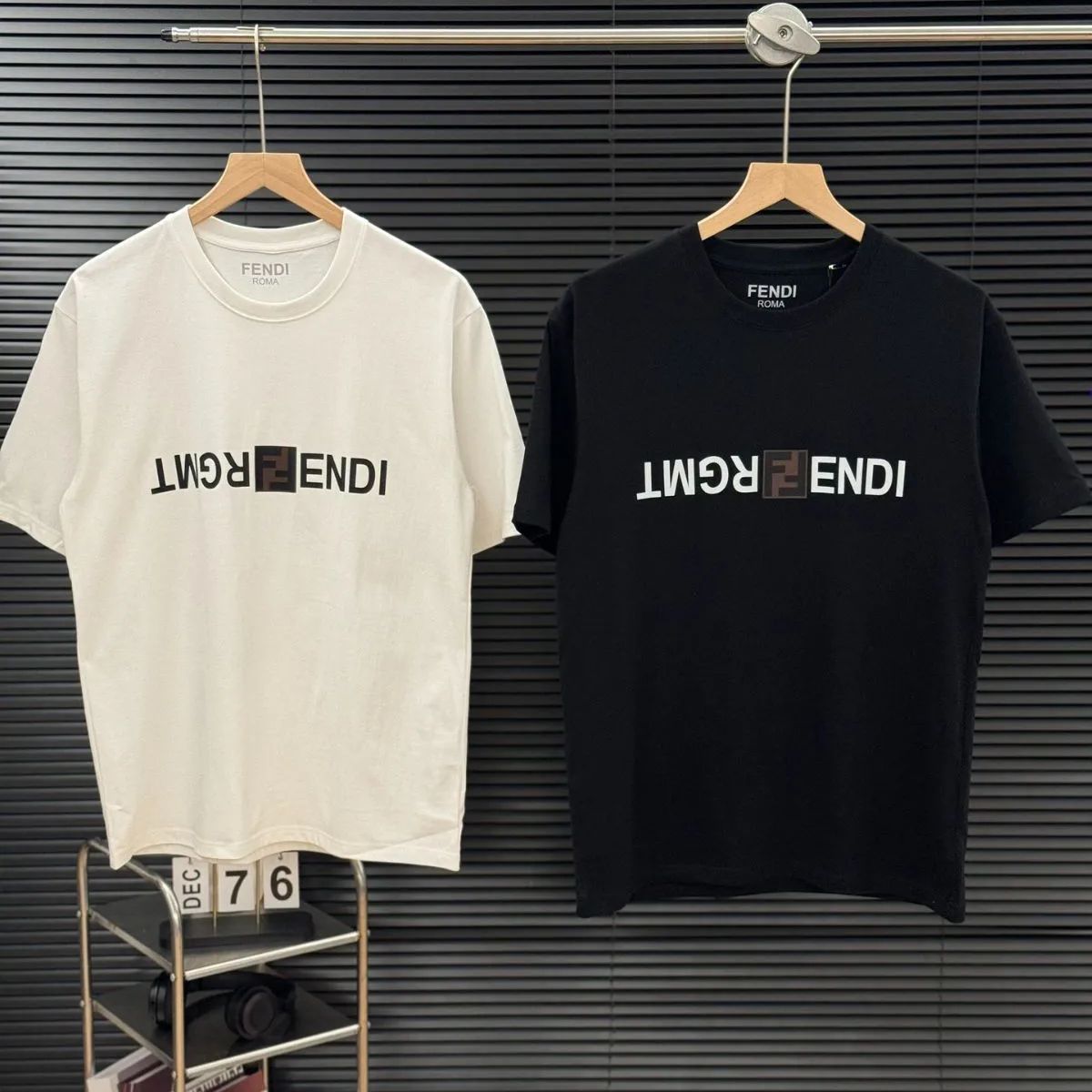 FENDIフェンディ24 ss夏のリバースアルファベットプリントカップル半袖Tシャツ男女兼用