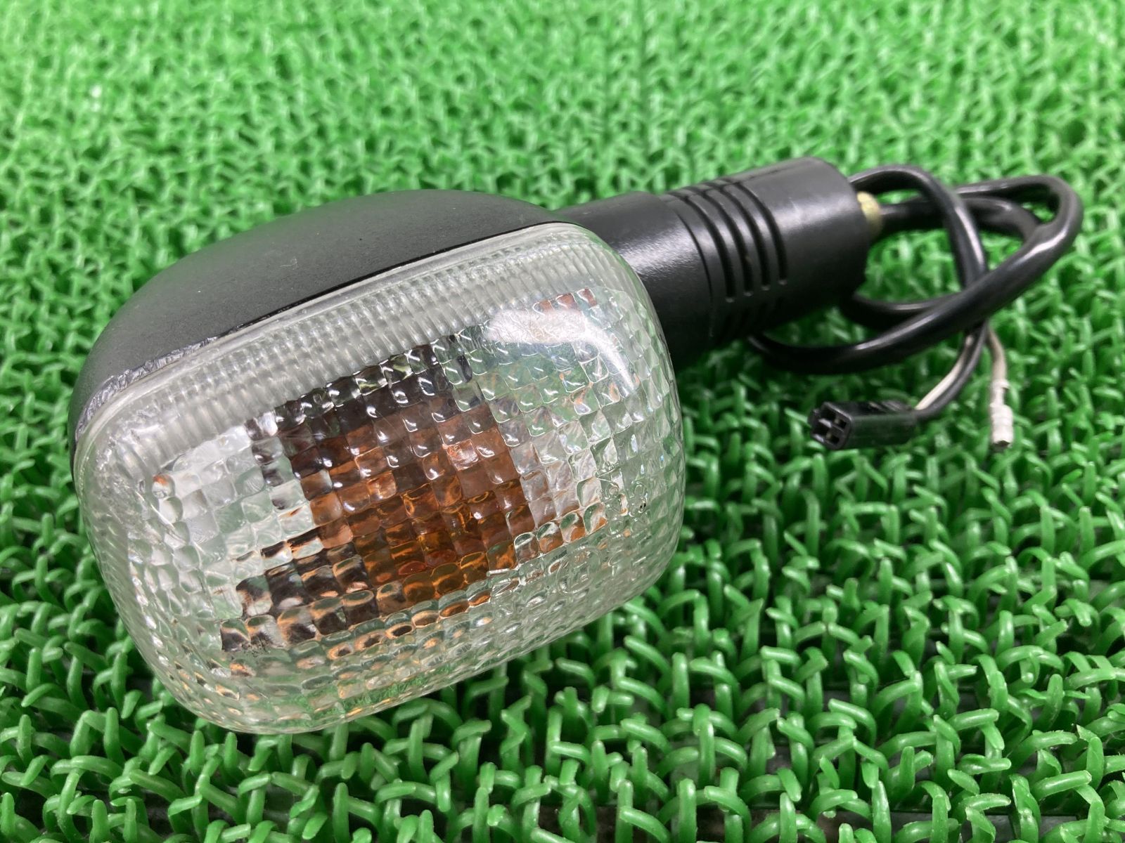 GSX1400 フロントウインカー 右 1285 GY71A-100*** スズキ 純正 中古 バイク 部品 GY71A クリアレンズ ペイント素材に 割れ欠け無し 品薄