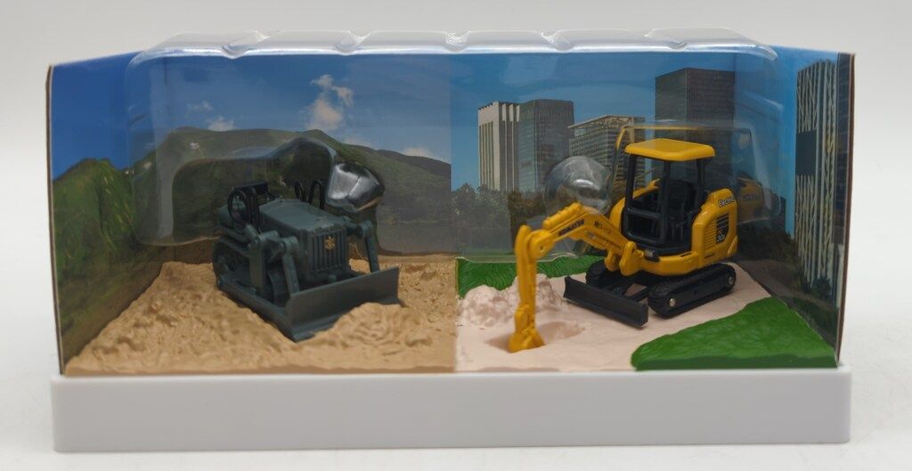 コマツ G40 & PC30E ミニカー 1:72（非売品） 新品未開封 非売品 コマツ G40 & PC30E ミニチュア 1/72 - メルカリ