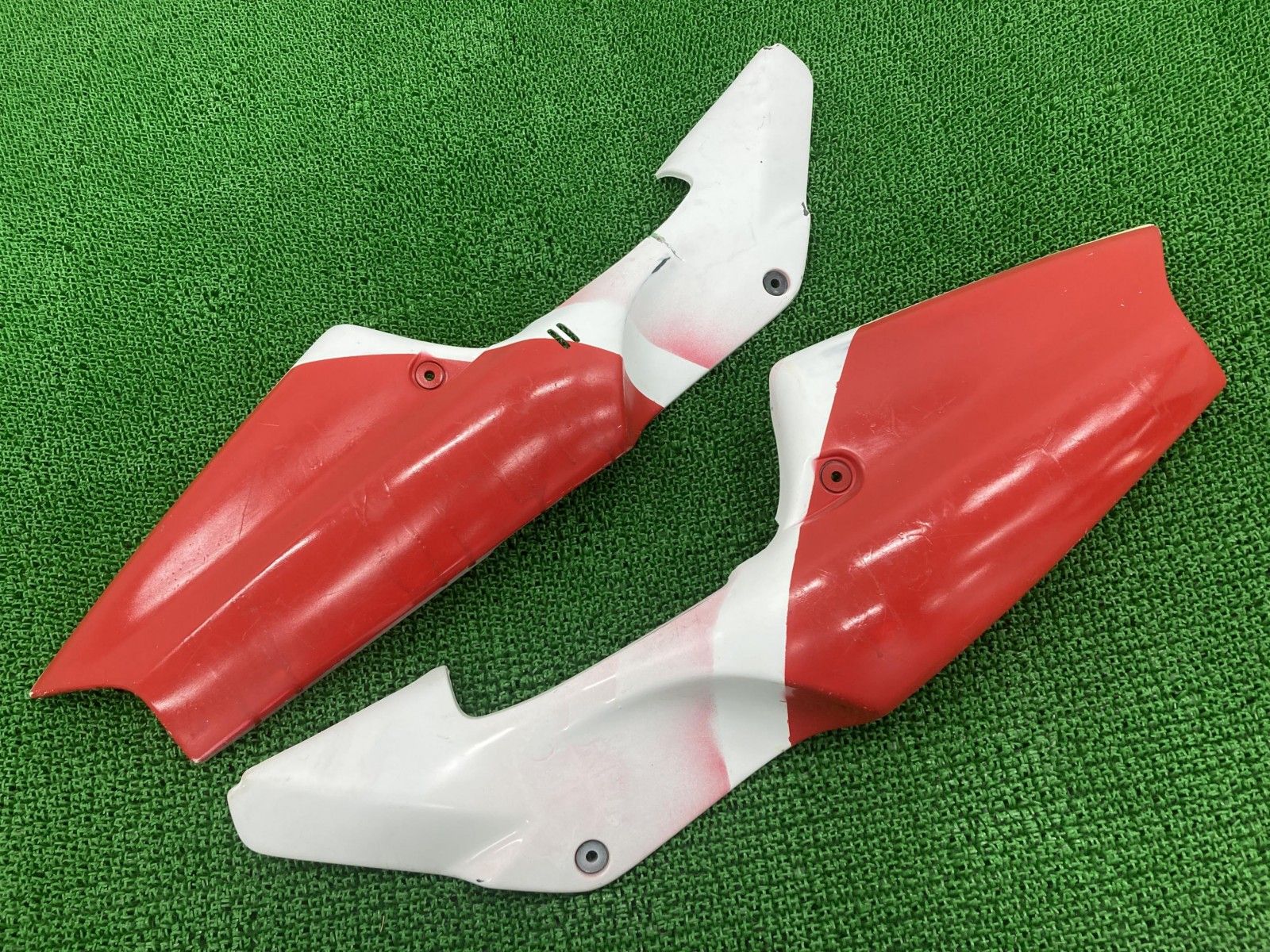 中古 NSR250(mc21) 純正テールカウル 左側 ② 160 いち様 NSR250R 純正 
