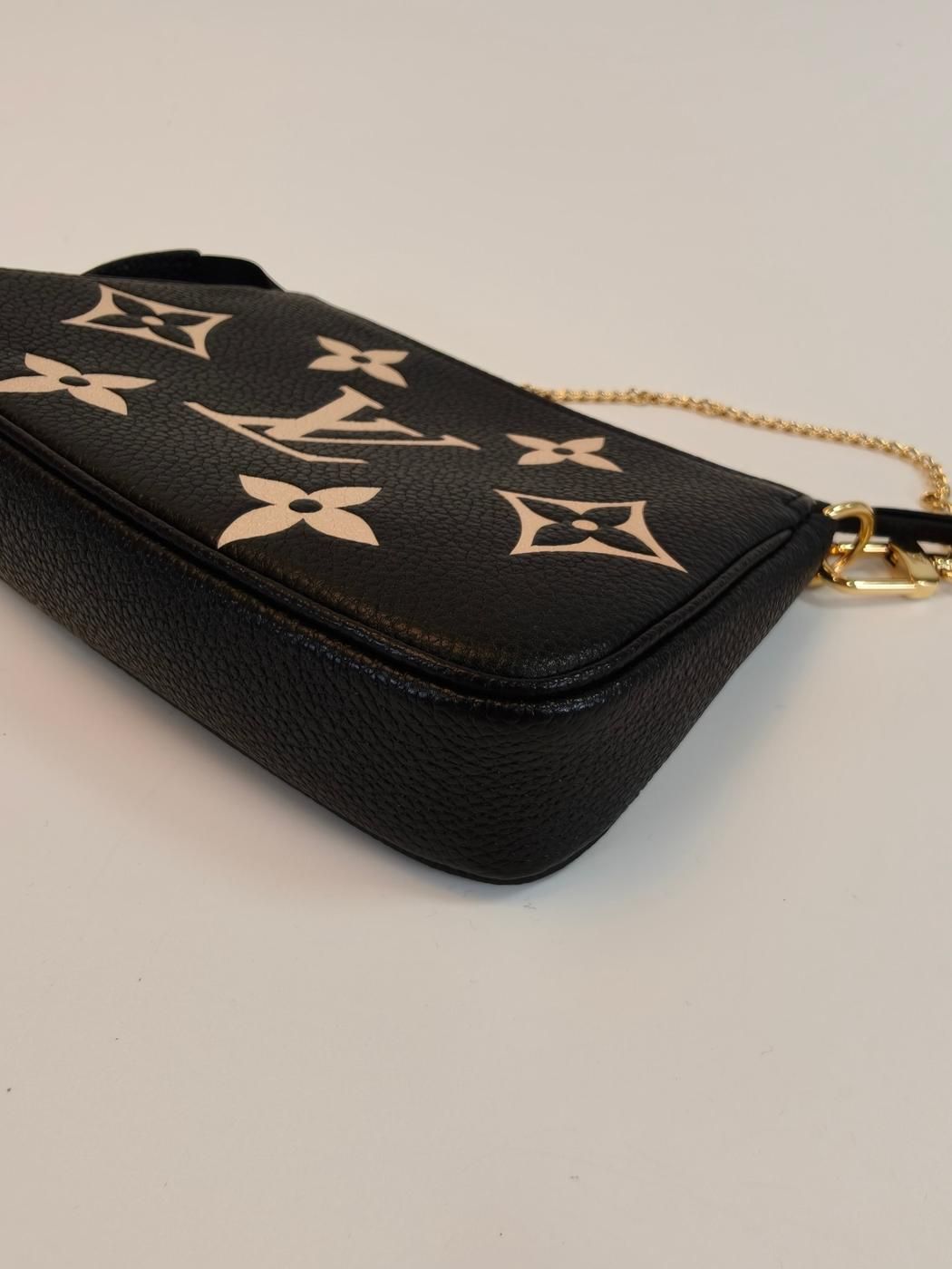 美品　ルイヴィトン エピ アクセサリーポーチ ブラック 楽天市場】LOUIS VUITTON【ルイヴィトン】ポシェットアクセ