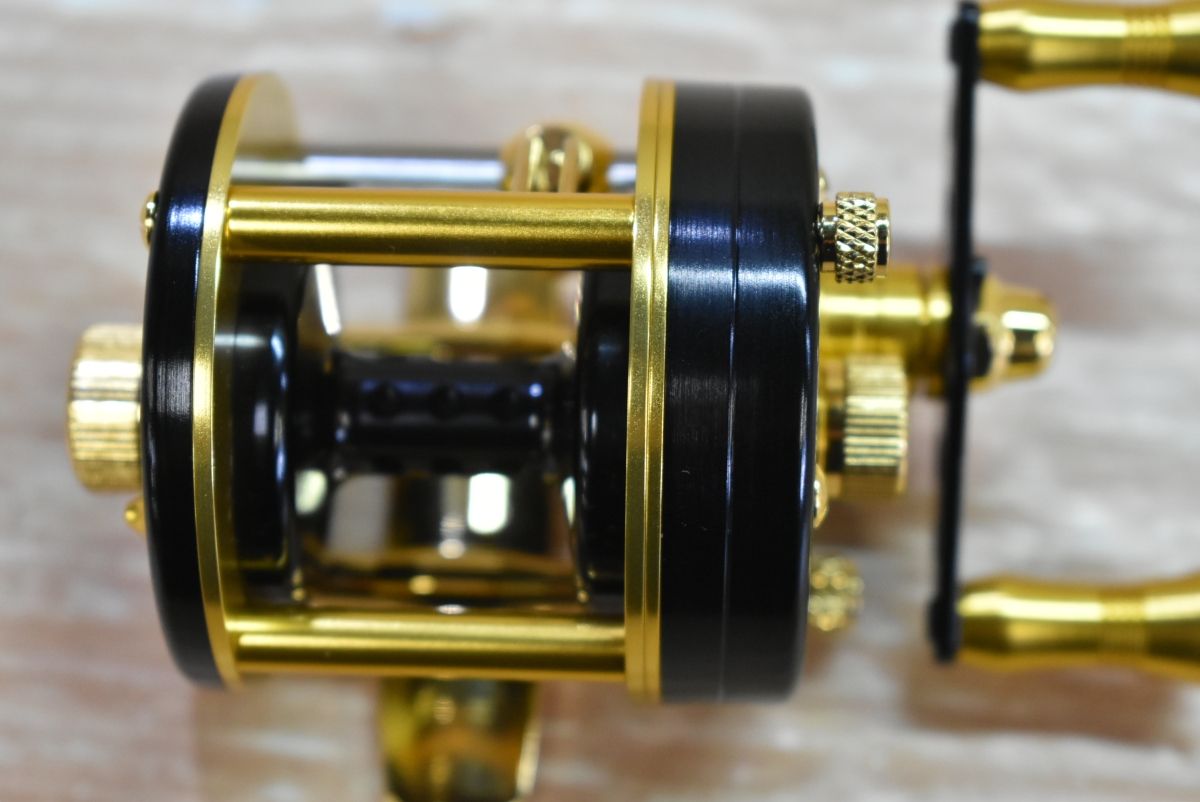 五十鈴工業 DD310SSS Black/Gold 五十鈴工業 NEWダイレクトリール DD310SSS DD311SSS Black/Gold
