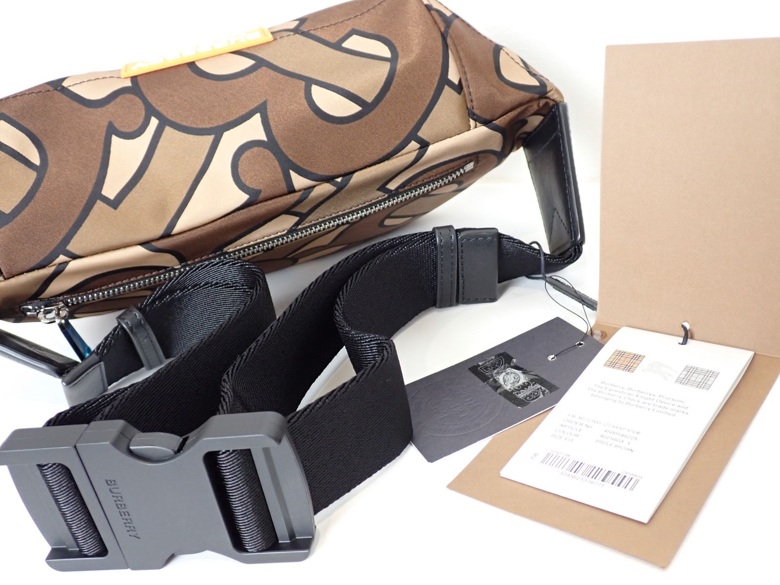 新品未使用品 BURBERRY(バーバリー) TBボディバッグ 8025603 TBロゴ