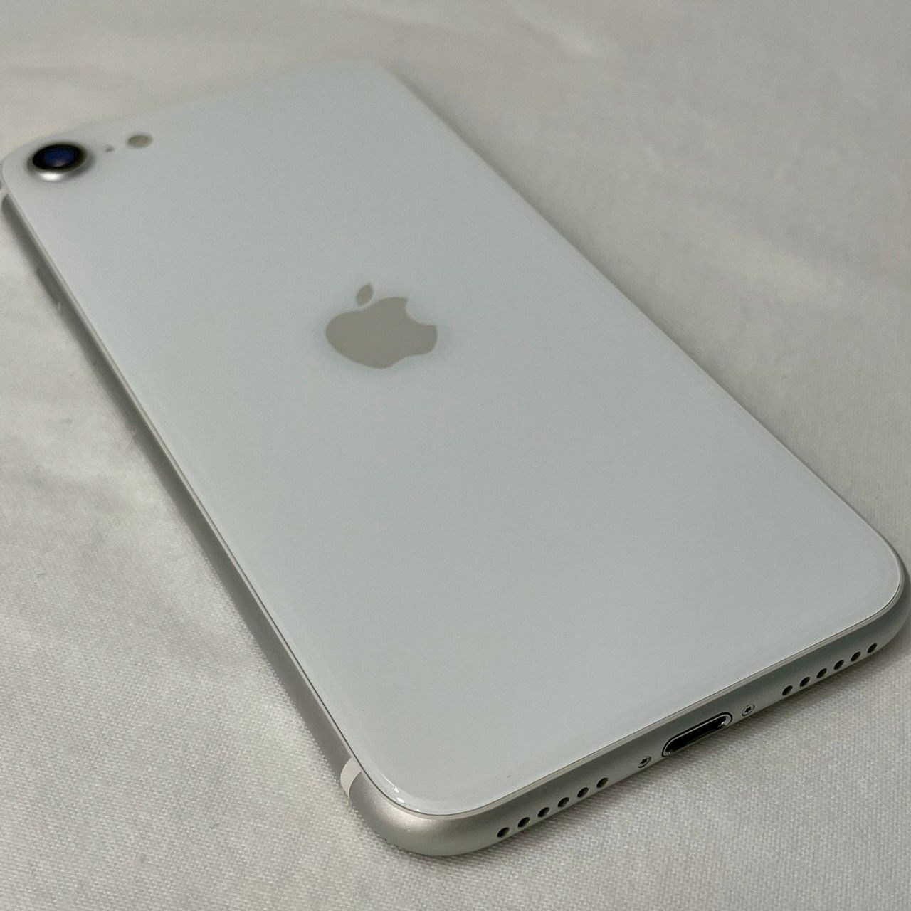 ✨美品・SIMフリー✨】iPhone/SE/第2世代/128GB/ホワイト/本体