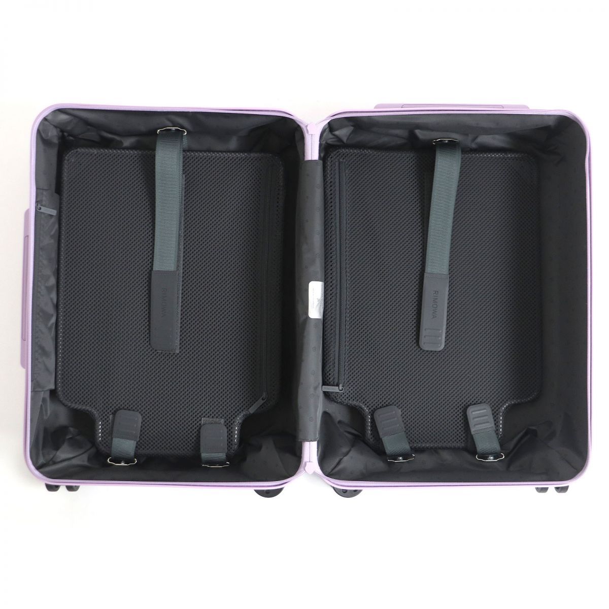 未使用品□RIMOWA/リモワ Essential エッセンシャル 832.53.56.4