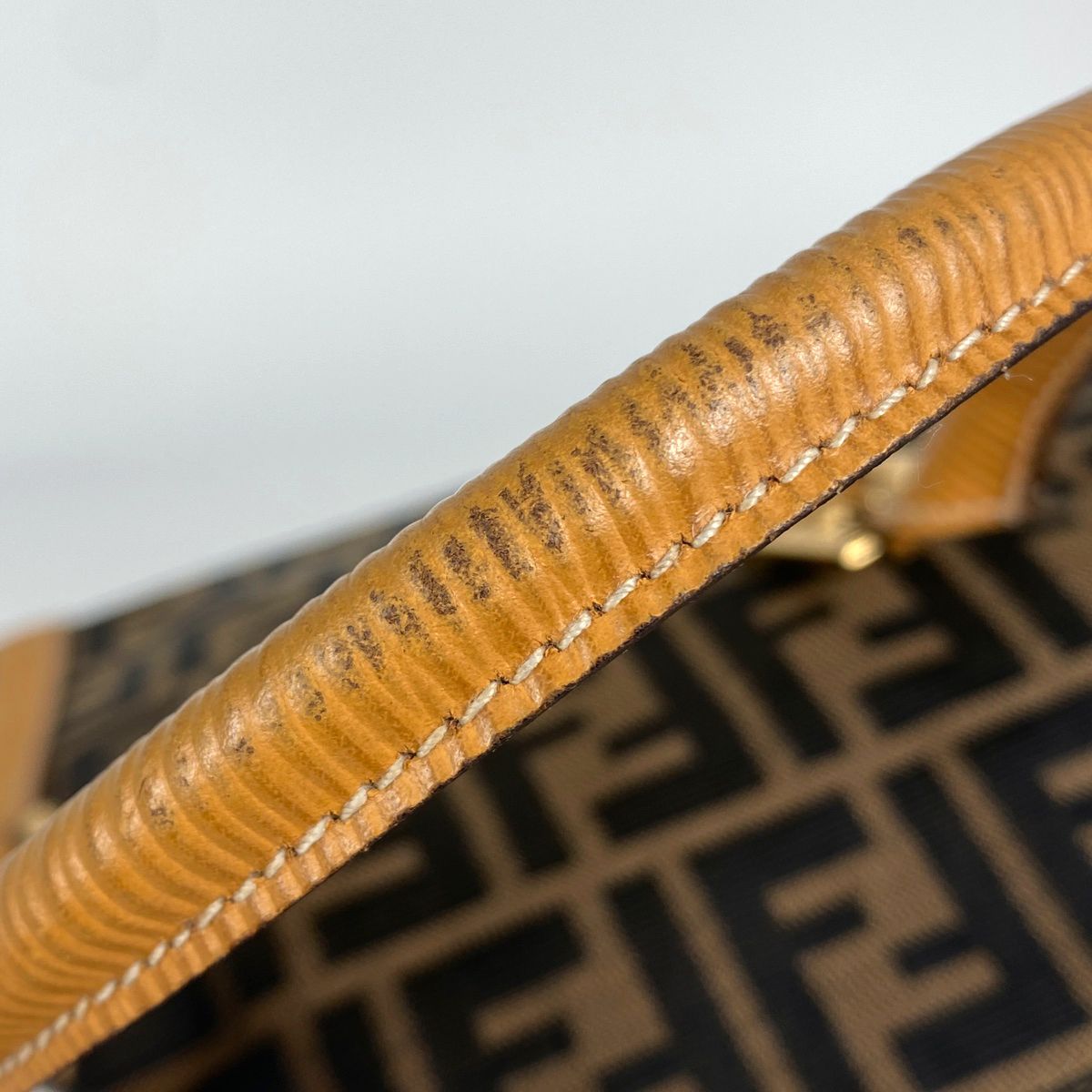 訳あり品　FENDI ボストンバッグ大容量特大ズッカ柄　キャンバスレザーブラウン 訳あり品 FENDI ボストンバッグ大容量特大ズッカ柄 キャンバス