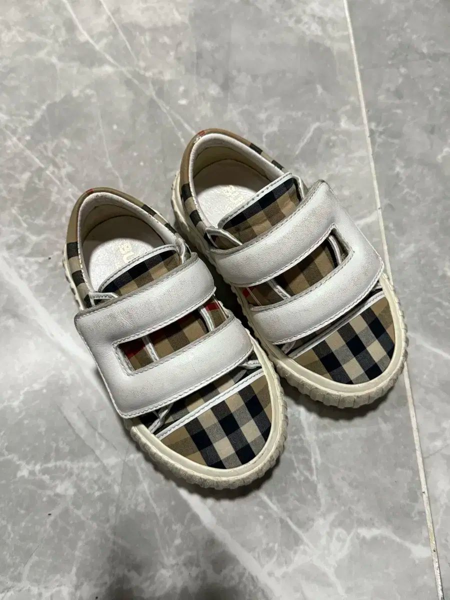 正規品 バーバリーチルドレン ベビーシューズ 23