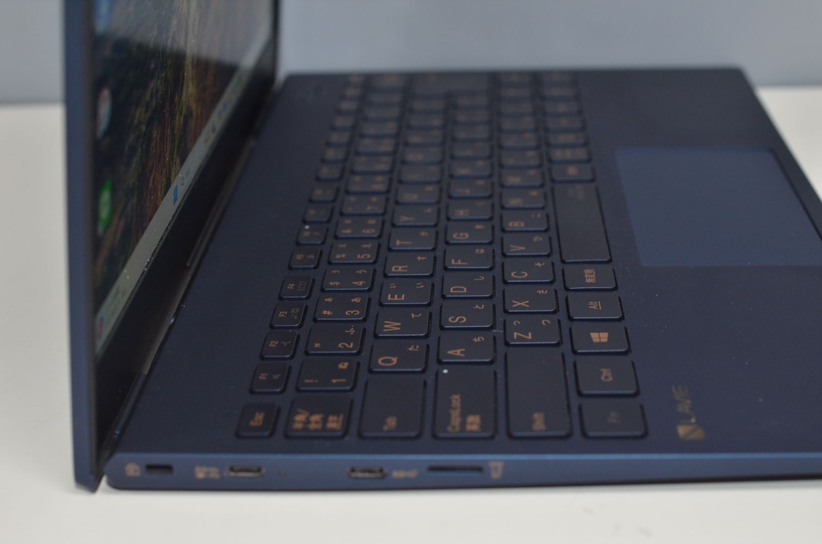 爆速SSD512GB 13.3インチ