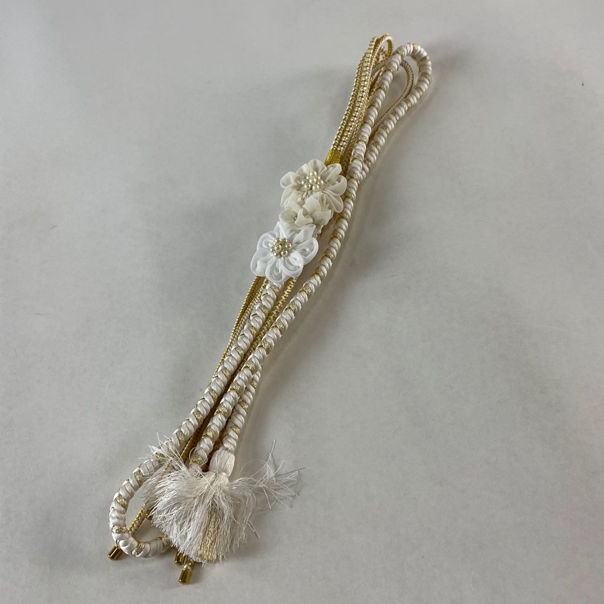 帯締め 優品 振袖用 花 金糸 つまみ細工 白 正絹 和装小物