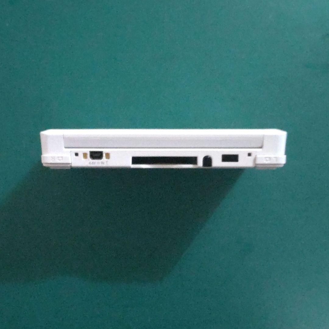 ニンテンドー3DS - F84【中古・美品３DS】ニンテンドー3DS ピュアホワイト外箱 付属品完備 F84【中古・美品3DS】ニンテンドー3DS ピュアホワイト外箱 付属