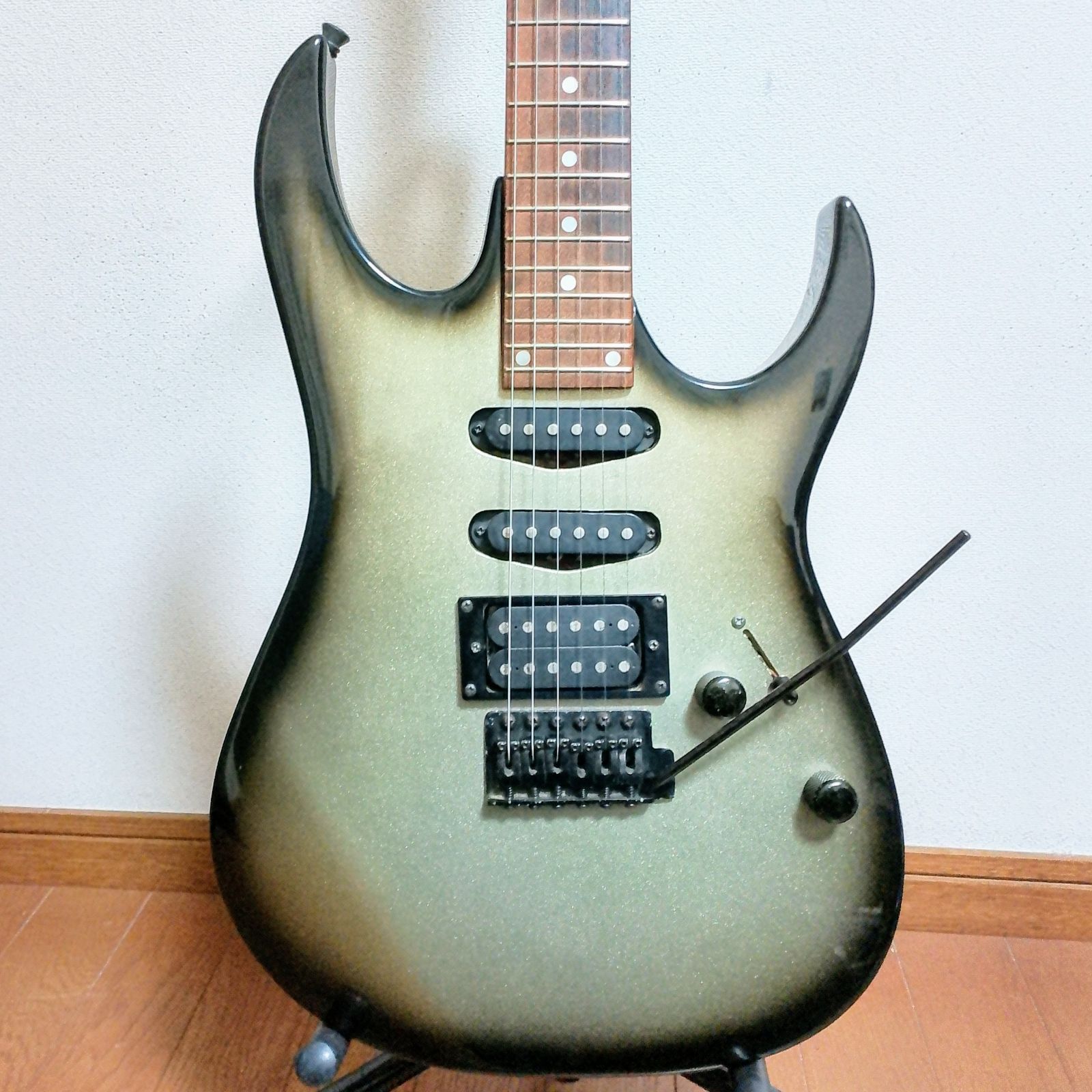 Photo Genic ディンキータイプ エレキギター 新品弦に交換済み