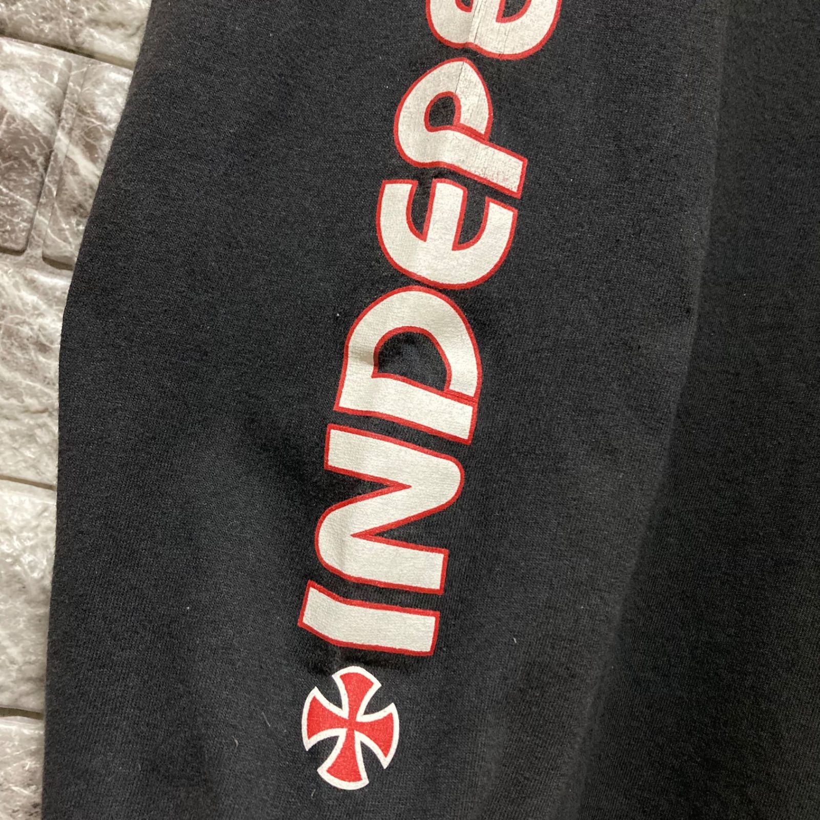 INDEPENDENT ロンT インディペンデント 袖ロゴ アイアンクロス 