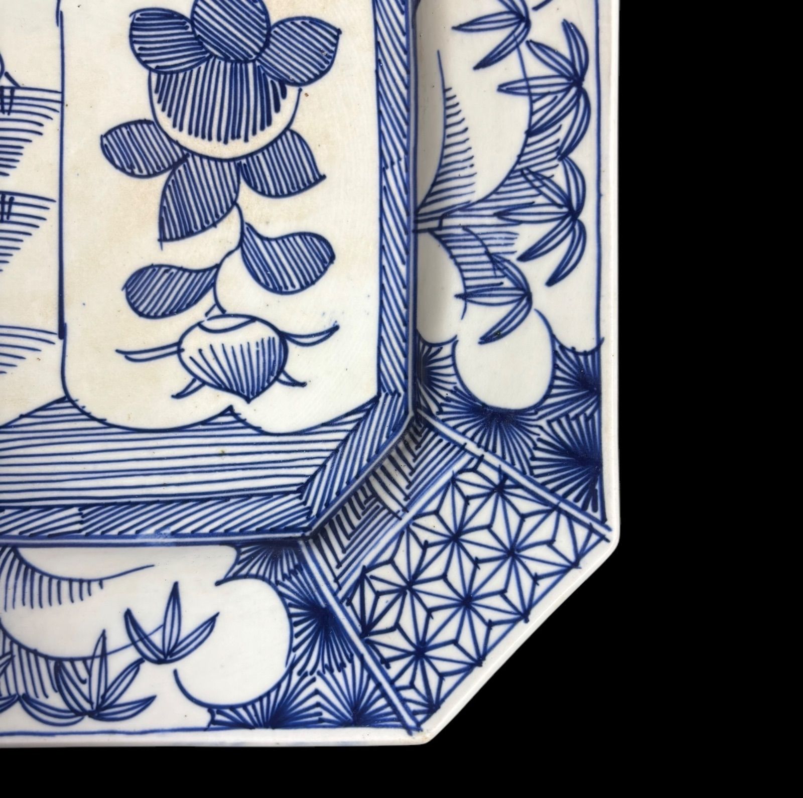 古伊万里 八角絵皿 [竹草花風景図] 染付 年代物 大皿 角皿 平皿