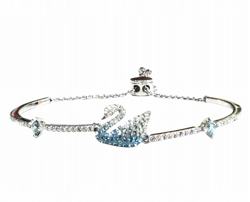 SWAROVSKI スワロ白鳥モチーフ ブレスレット新品未使用 試着のみ SWAROVSKI スワロ白鳥モチーフ ブレスレット新品未使用 試着のみ