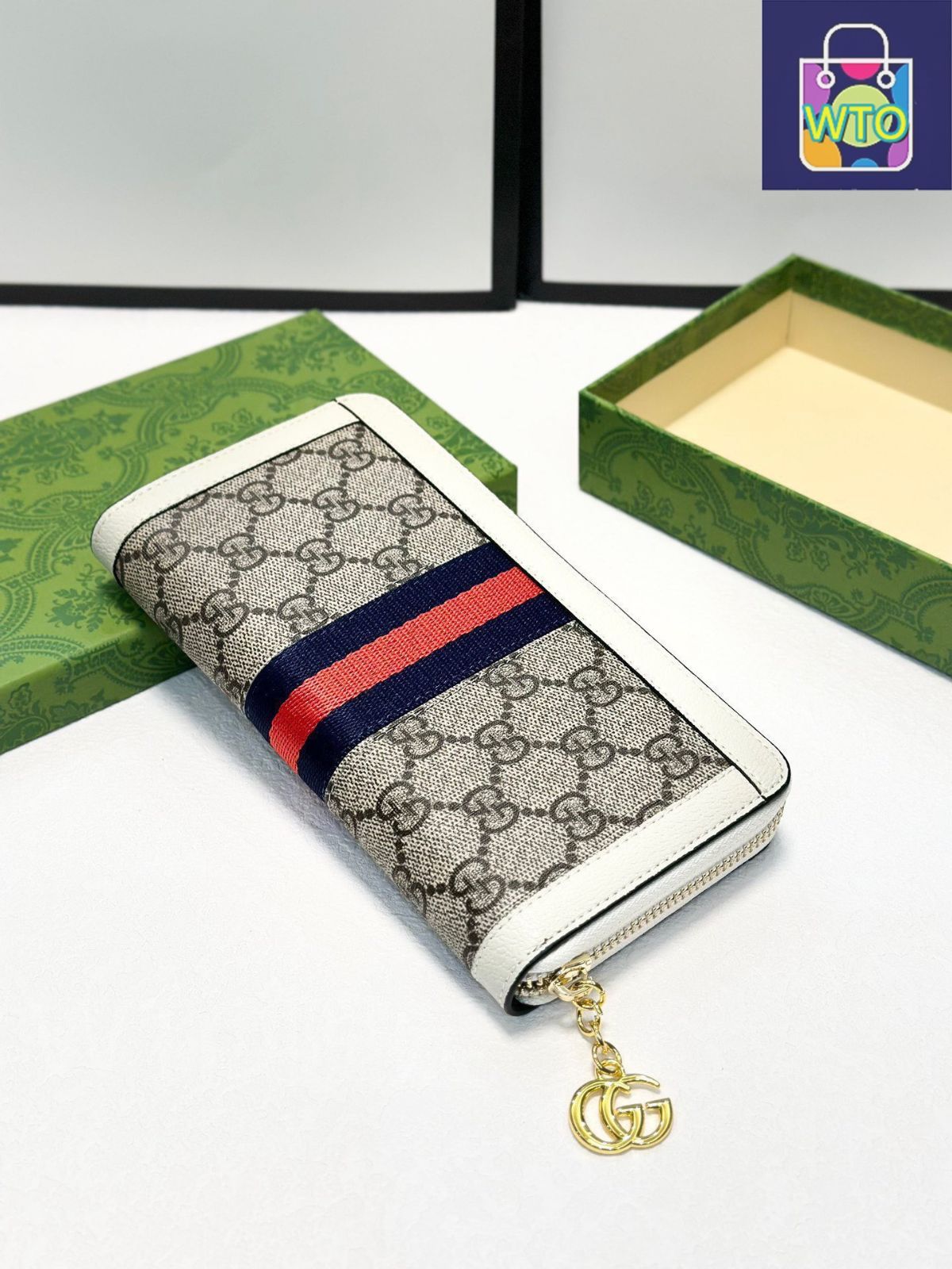 今日 Gucci グッチ 最新モデルショート財布 表裏頭層小牛皮使用 超薄デザインで携帯便利